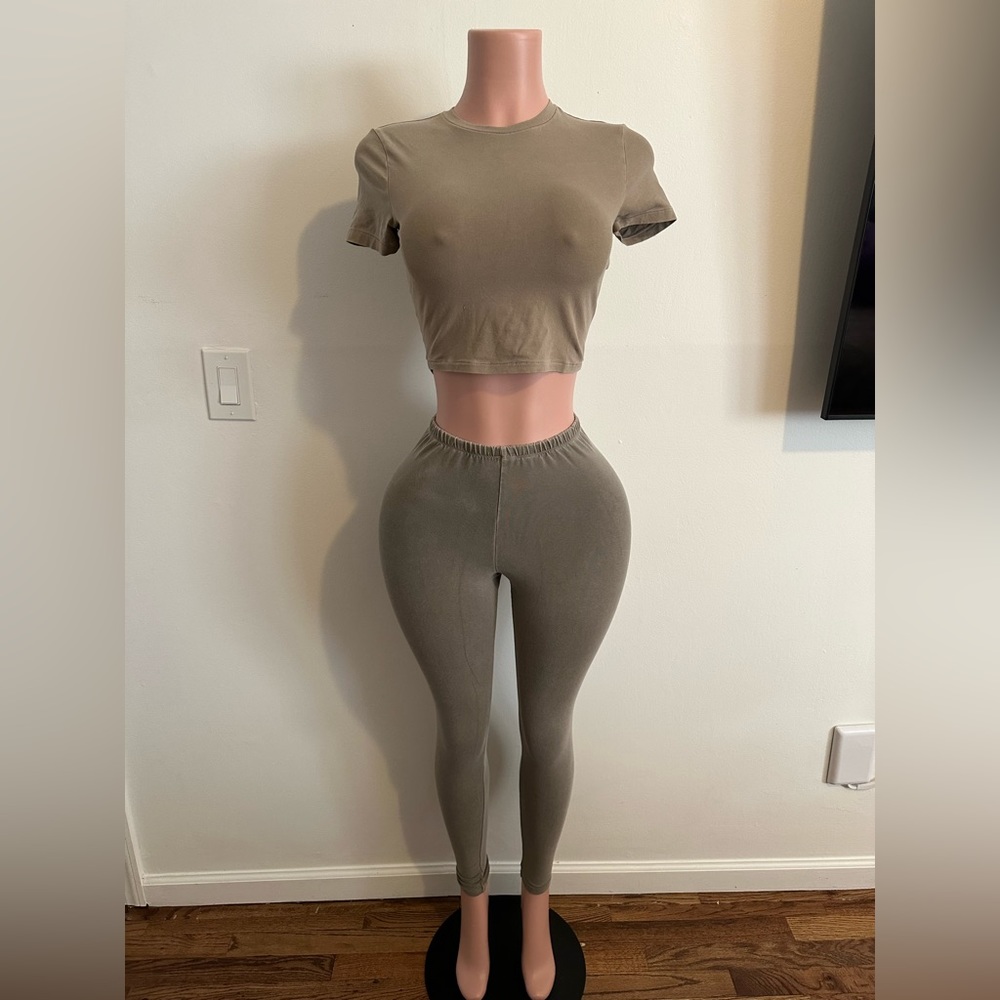 SKIMS Set SOLD OUT